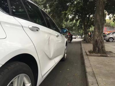 别克车门凹凸免喷漆修复